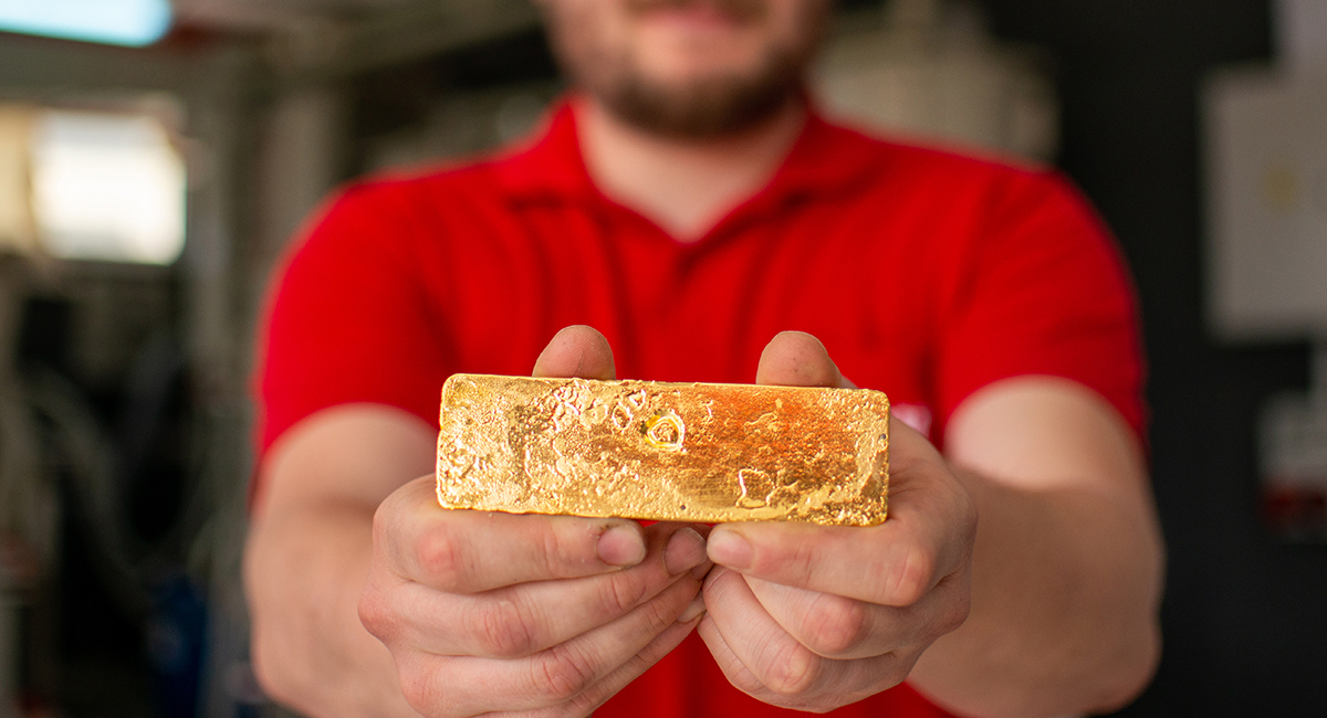 When Gold Holds But the Miners Fall, Investors Are Doing the Wrong Math