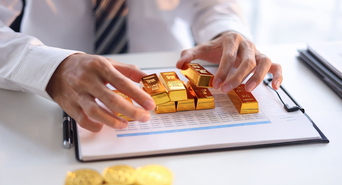 Oil Fell 9.5% This Week. Gold Rose Through $4,100. Same Headline Did Both.