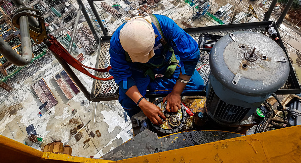 Why Oil Crossed 100 Dollars Without a Full Strait of Hormuz Closure