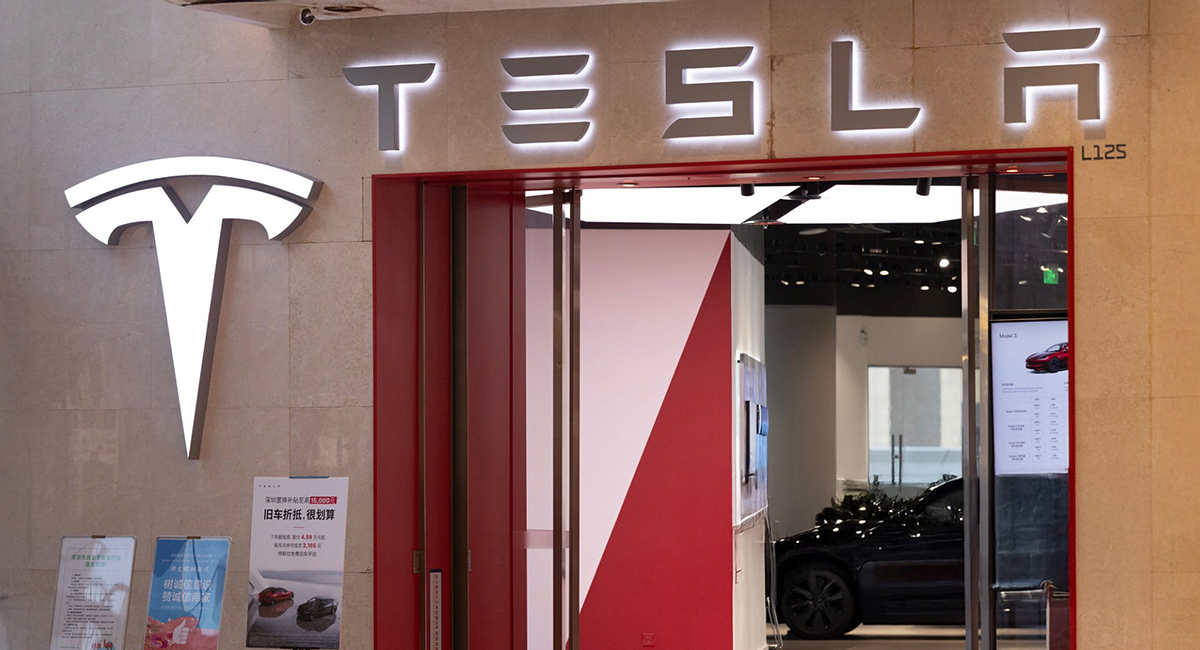 The Nasdaq Sold Off Before Tesla and Alphabet Even Reported. Then Both Missed.